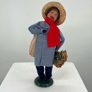 VTG SIGNED Byers Choice Caroler Spring Gardener Man 13”